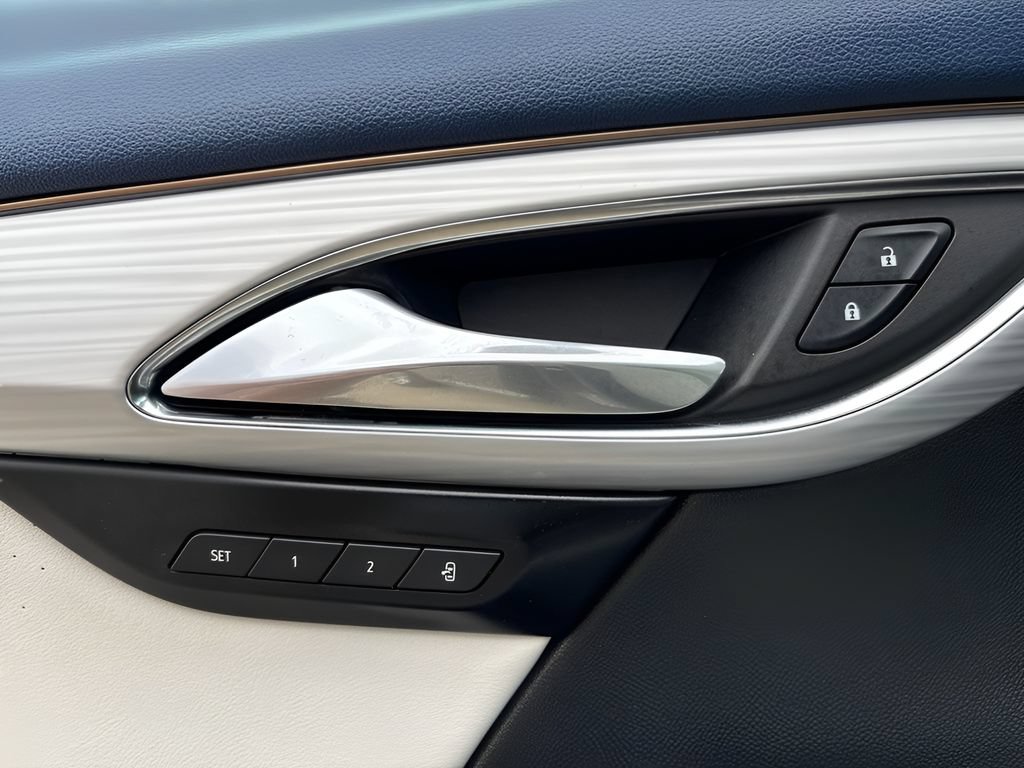 Used 2024 Buick Envision Avenir AWD/4WD image 10