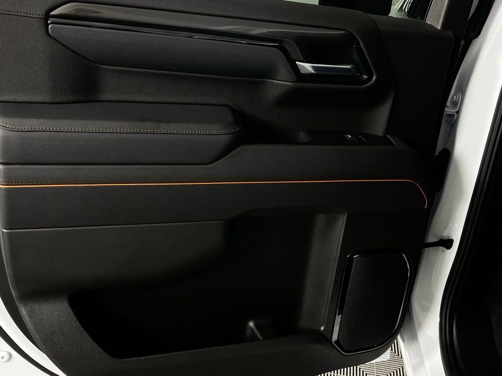 Used 2025 GMC Sierra 1500 AT4 image 24