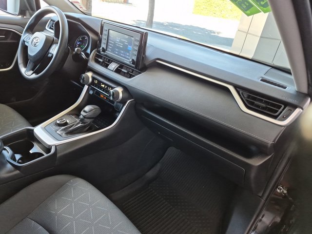 Used 2021 Toyota RAV4 XLE AWD/4WD image 6