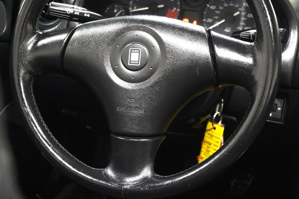 Used 2000 MAZDA MX-5 Miata image 16