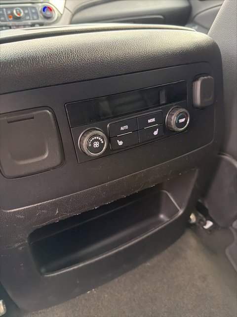 Used 2018 Chevrolet Suburban LT w/ Luxury Package image 17