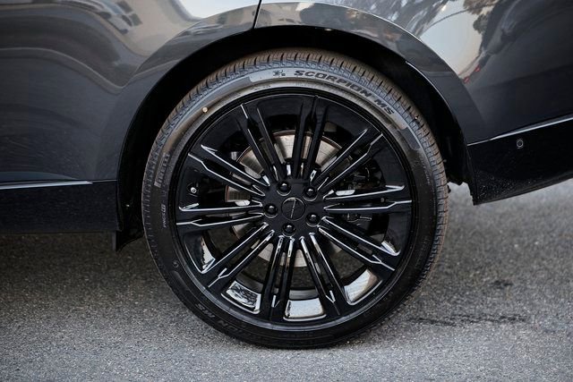 New 2026 Land Rover Range Rover SE image 6