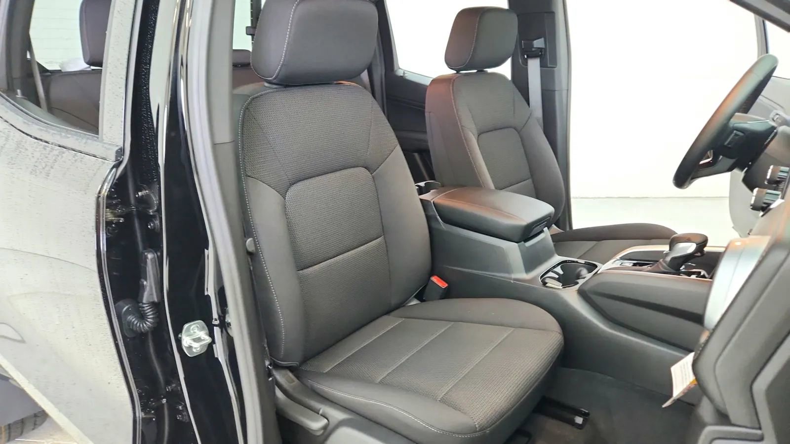 Used 2024 Chevrolet Colorado LT w/ LT Convenience Package image 49