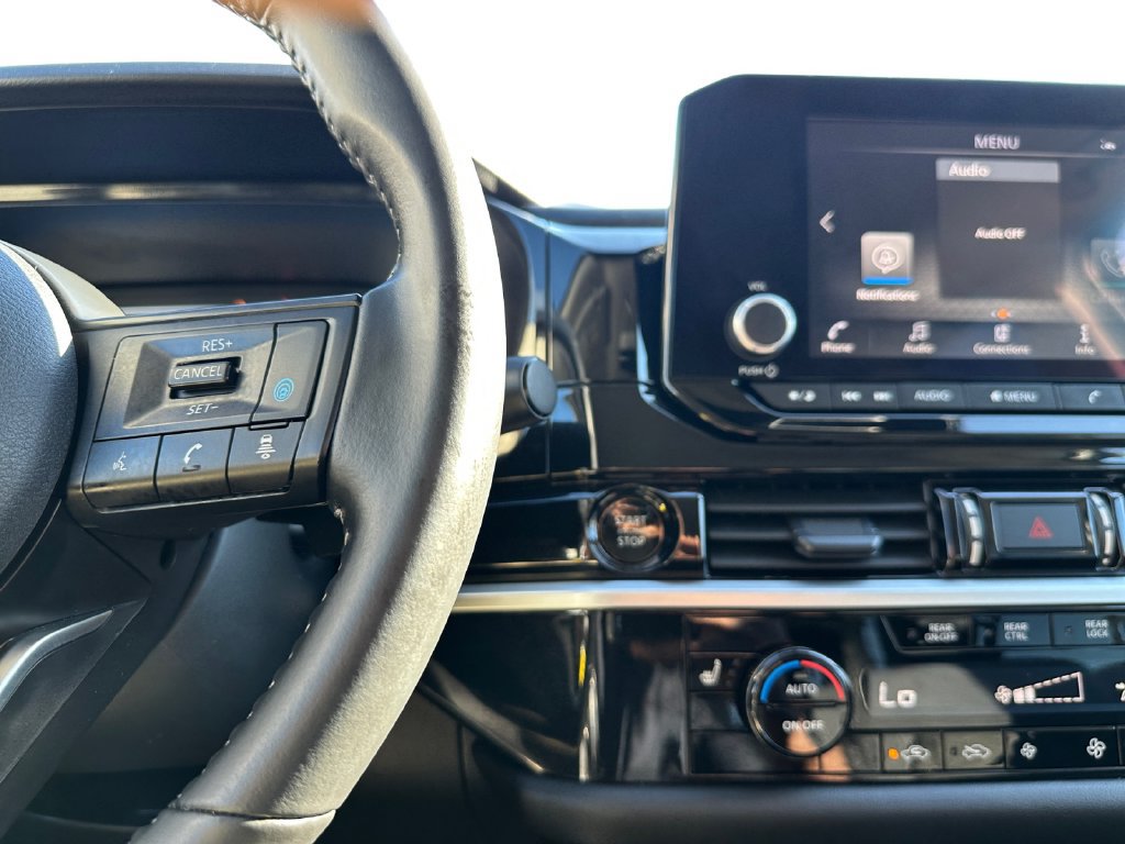 Used 2025 Nissan Pathfinder SV FWD image 17