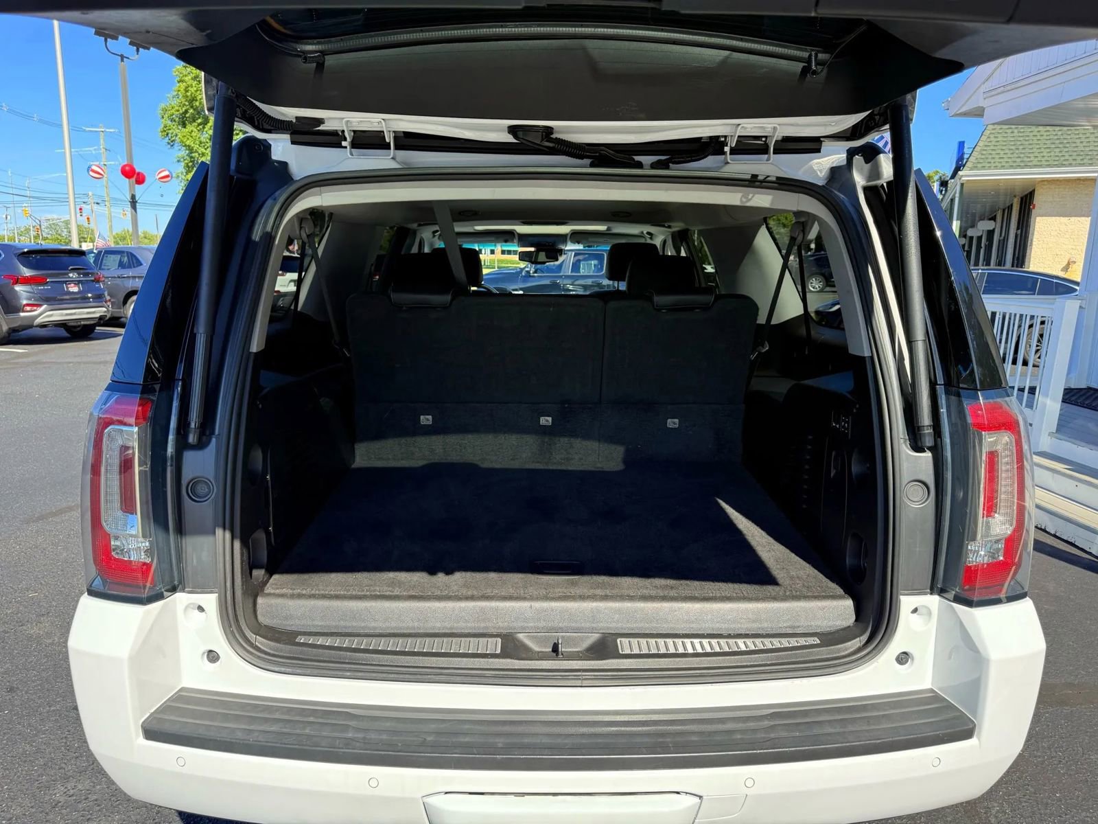 Used 2019 GMC Yukon XL SLT image 46