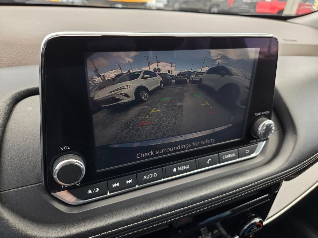 Used 2022 Nissan Rogue SV FWD image 32