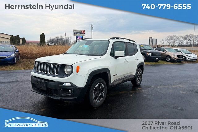 Used 2015 Jeep Renegade Latitude w/ Cold Weather Group image 4