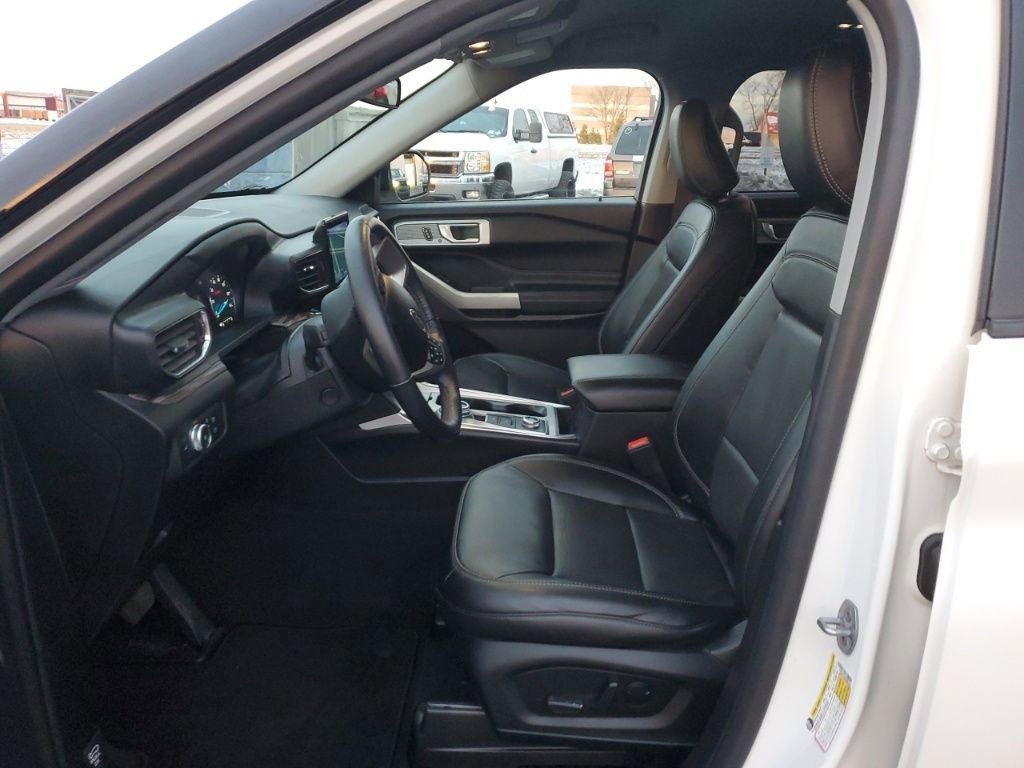 Used 2022 Ford Explorer Limited w/ Equipment Group 301A image 14