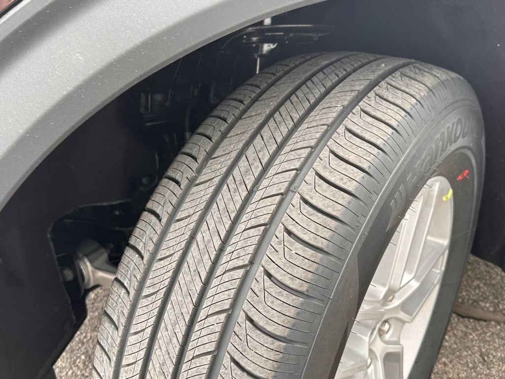 New 2026 Ford Explorer Active AWD/4WD image 11