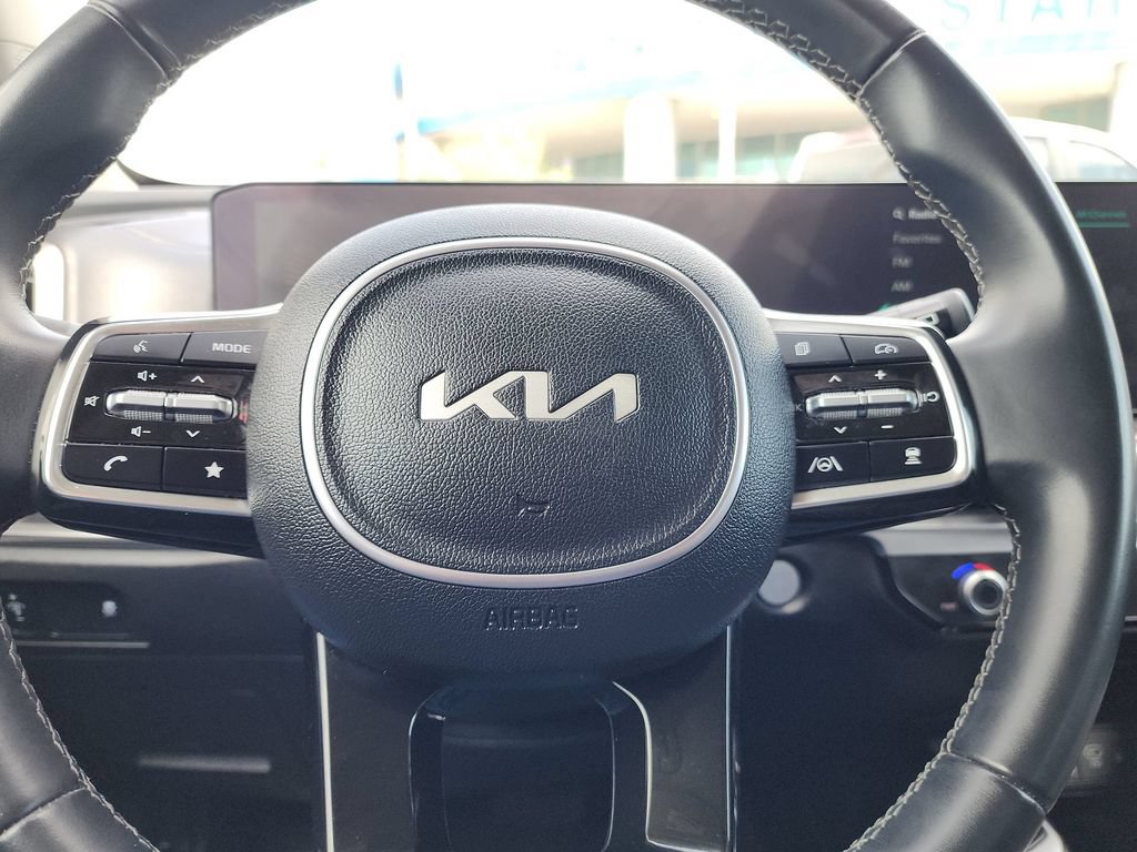 Used 2024 Kia Sorento S FWD image 14