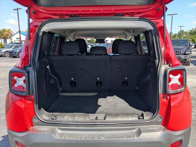 Certified 2023 Jeep Renegade Latitude AWD/4WD image 12