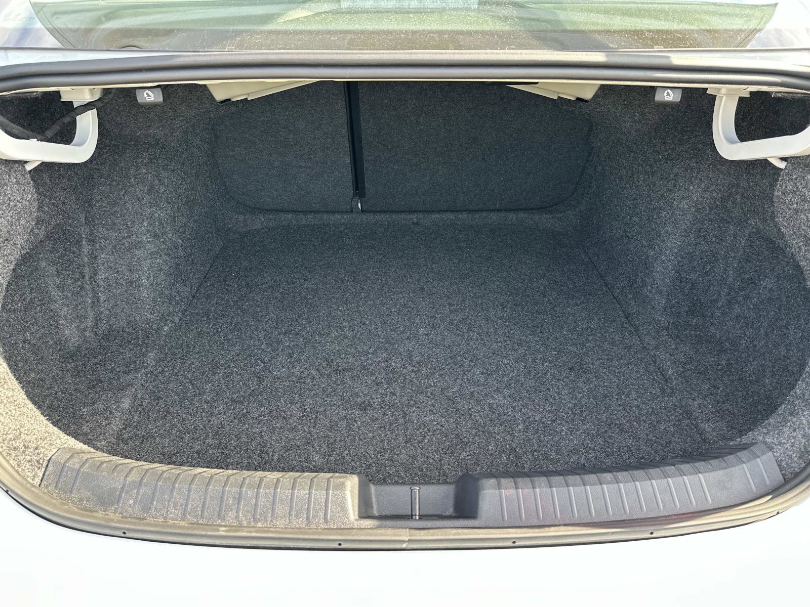 Used 2025 Volkswagen Jetta Sport image 10