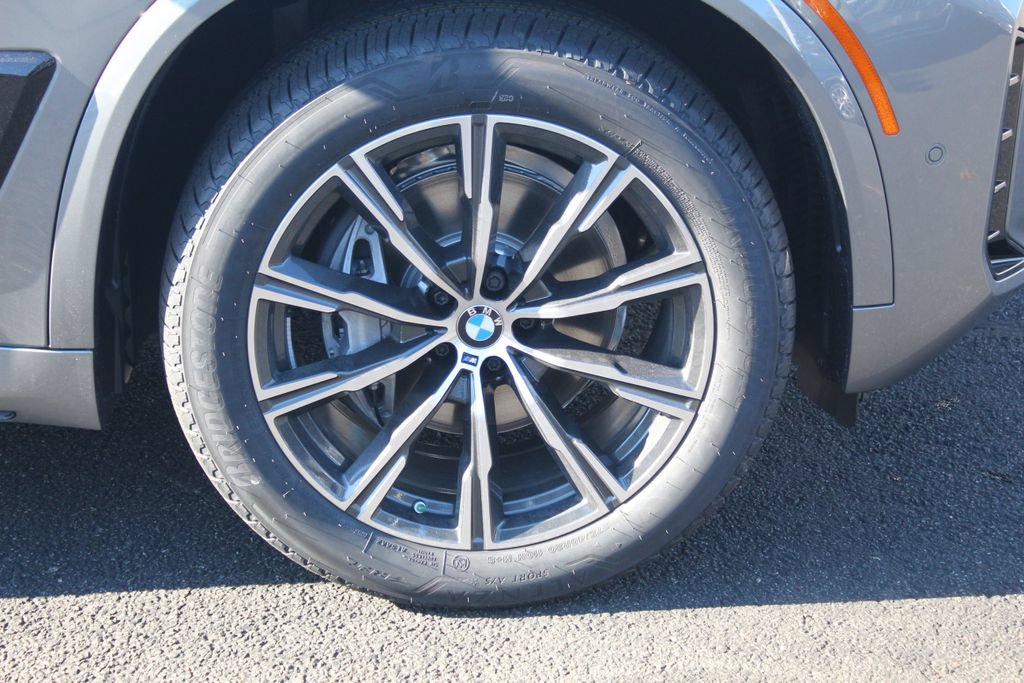 New 2026 BMW X5 xDrive40i w/ Executive Package AWD/4WD image 11