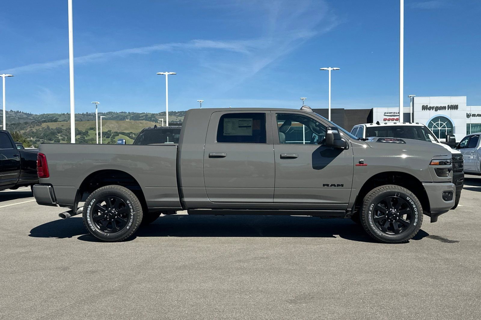 Used 2026 RAM 2500 Laramie AWD/4WD image 3