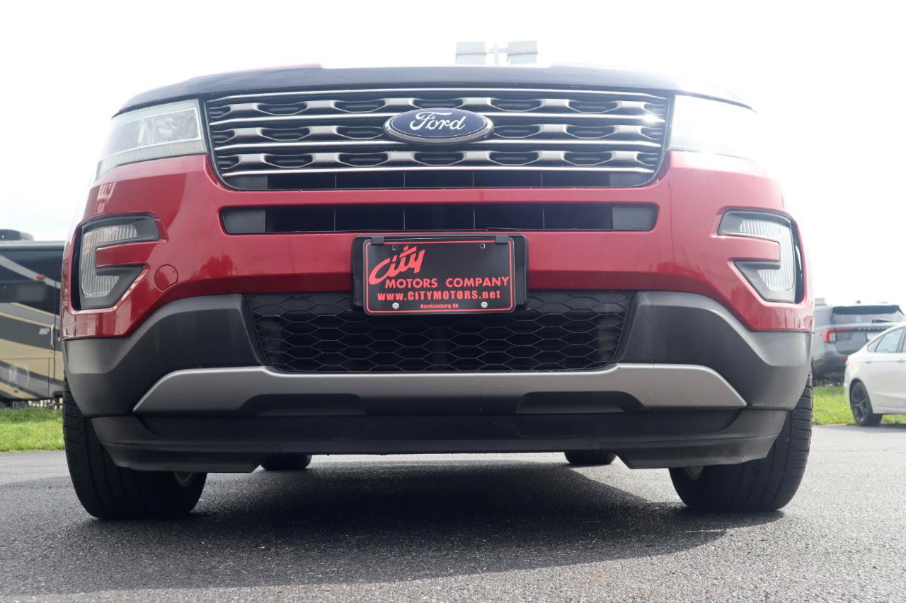 Used 2017 Ford Explorer XLT w/ Equipment Group 201A AWD/4WD image 5