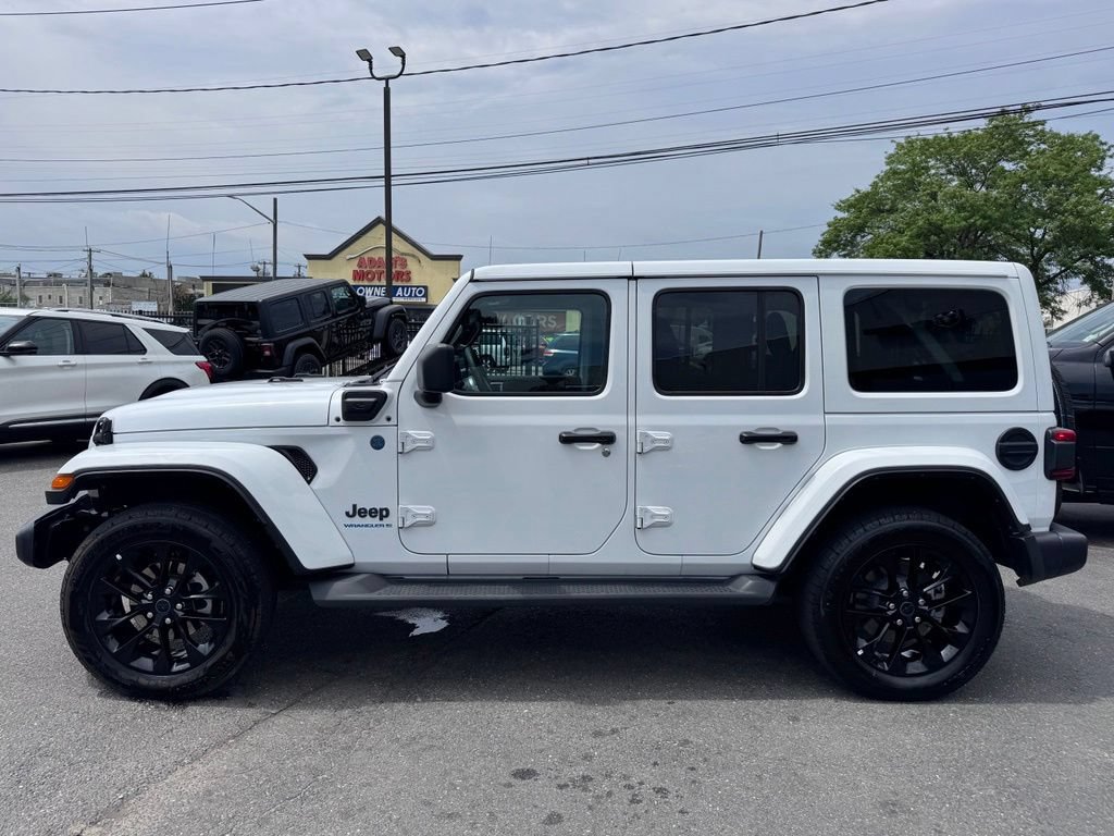 Certified 2025 Jeep Wrangler Unlimited Sahara AWD/4WD image 4
