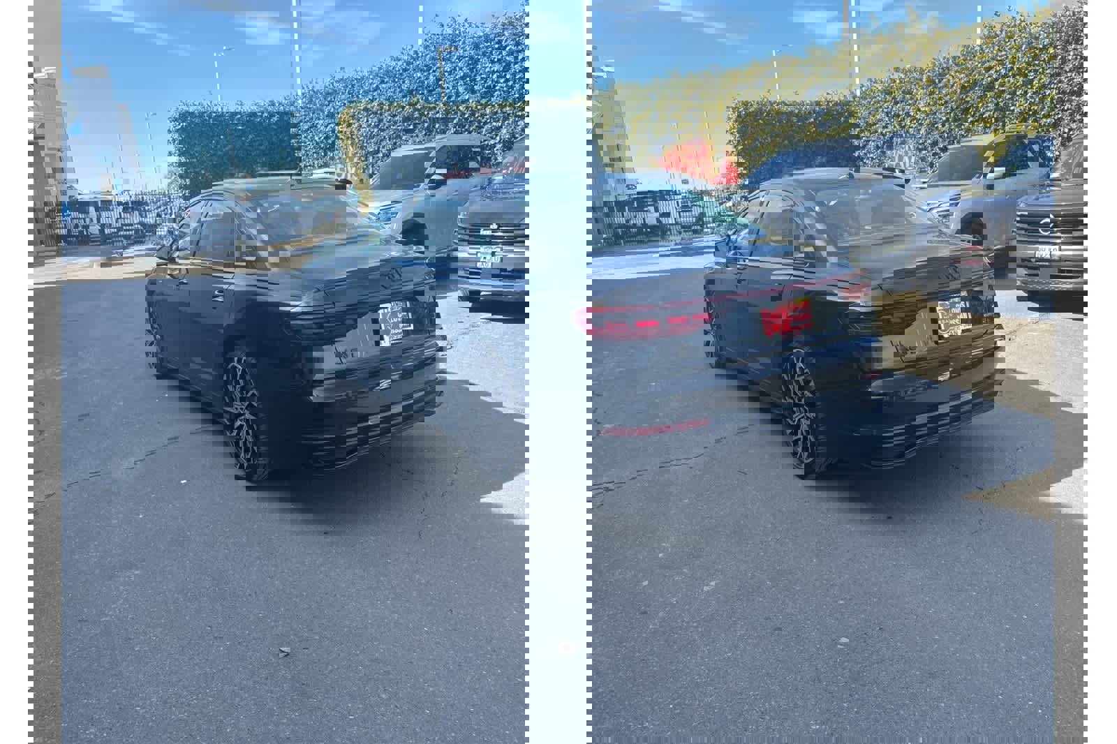 Used 2023 Audi A8 L 3.0T image 3