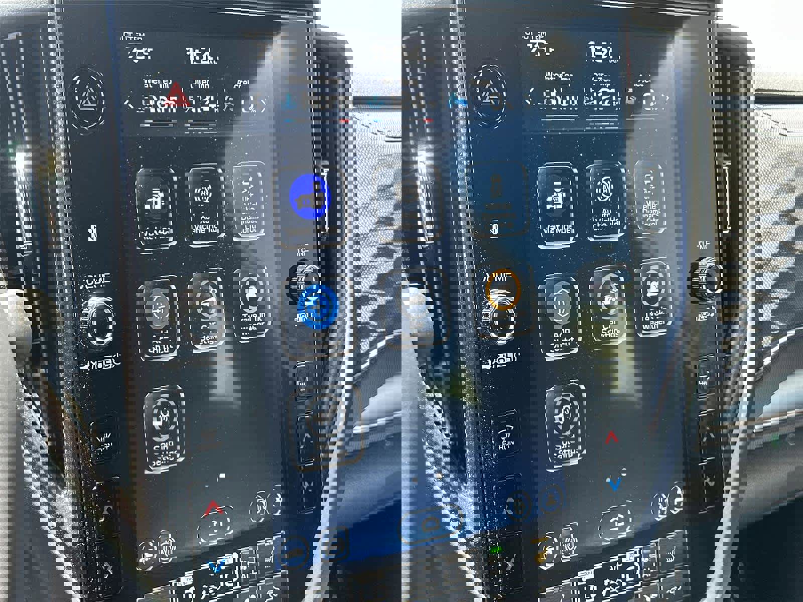 Used 2025 Subaru Forester Premium AWD/4WD image 30