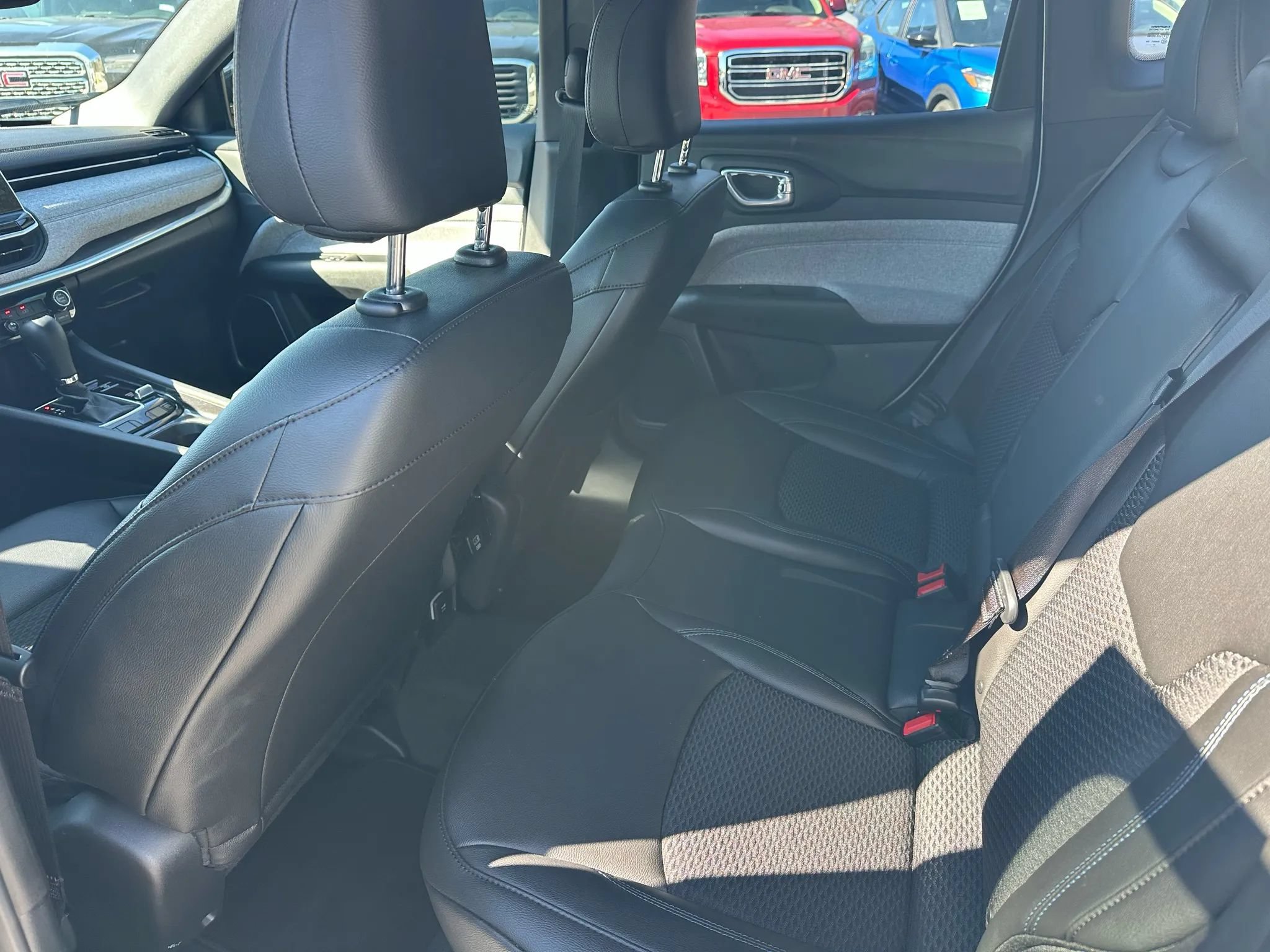 Used 2025 Jeep Compass Latitude AWD/4WD image 18
