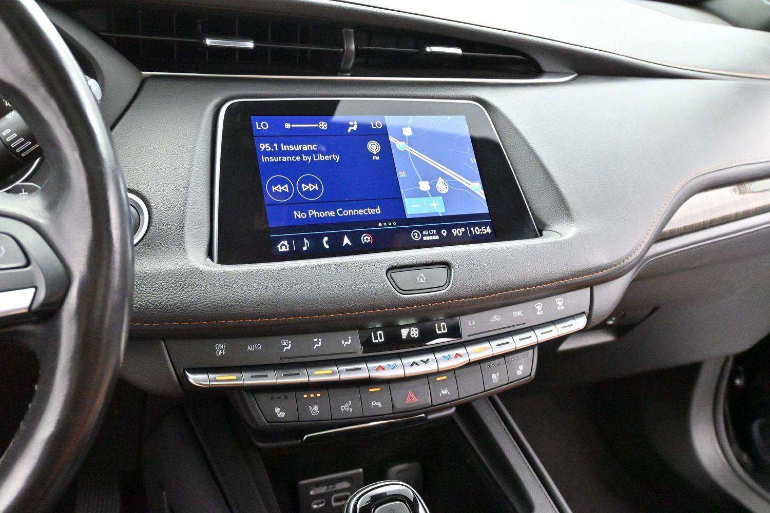 Certified 2022 Cadillac XT4 Premium Luxury w/ Enhanced Visibility Package AWD/4WD image 19