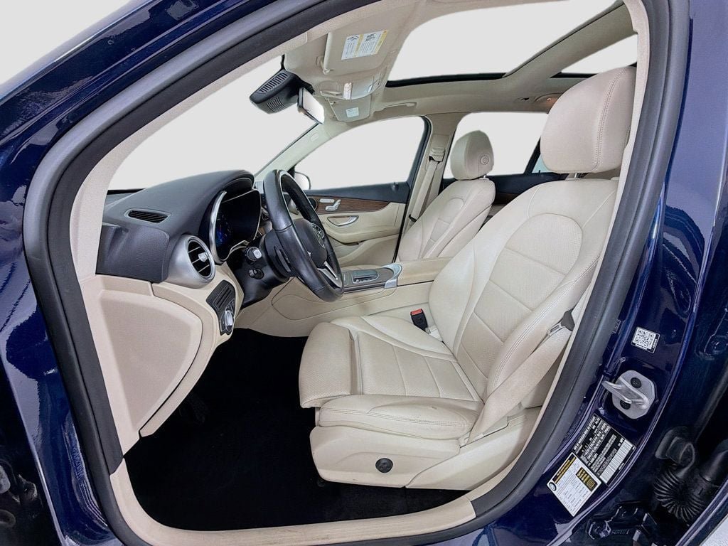 Used 2022 Mercedes-Benz GLC 300 4MATIC image 22