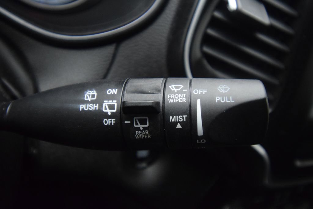 Used 2019 Jeep Cherokee Latitude Plus w/ Comfort/Convenience Group image 32