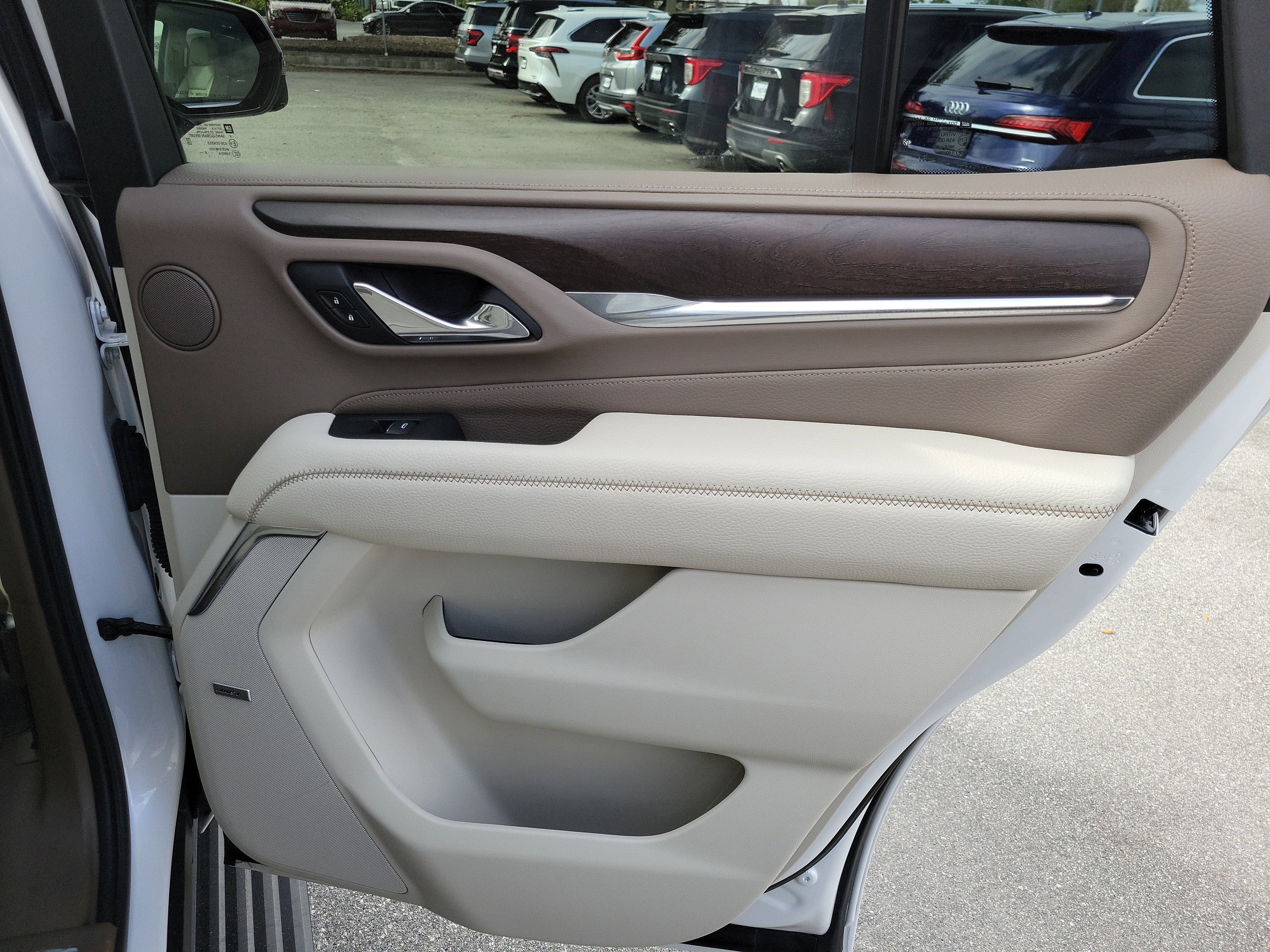 Used 2021 GMC Yukon Denali w/ Denali Premium Package image 26