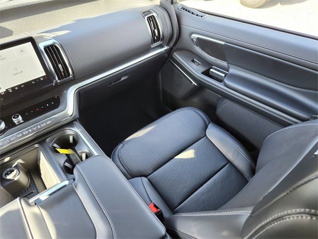 New 2025 Ford Expedition Max Platinum w/ Stealth Performance Package image 15