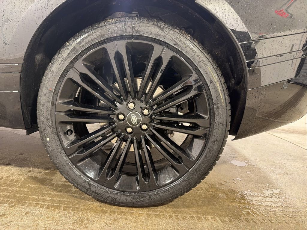 New 2026 Land Rover Range Rover Velar Dynamic SE image 30