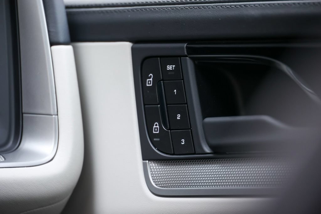 Certified 2026 Porsche Cayenne Coupe AWD/4WD image 40