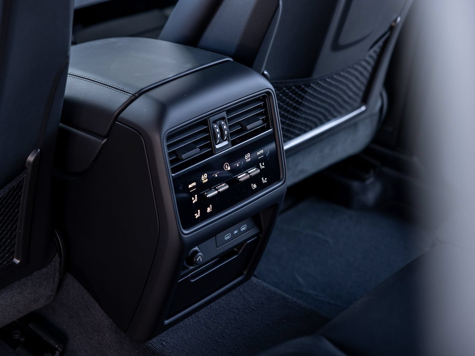 New 2026 Porsche Cayenne AWD/4WD image 32