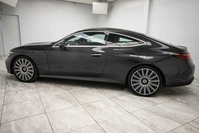 Used 2025 Mercedes-Benz CLE 300 4MATIC Coupe image 3