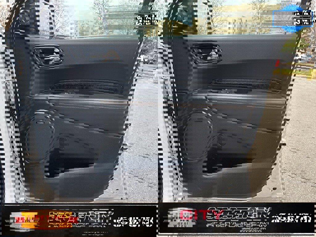 Used 2023 Dodge Durango R/T w/ Hemi Orange Plus Package image 12