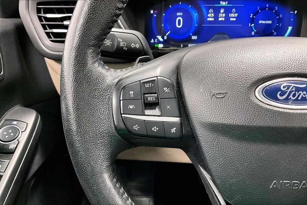 Used 2020 Ford Escape Titanium image 24