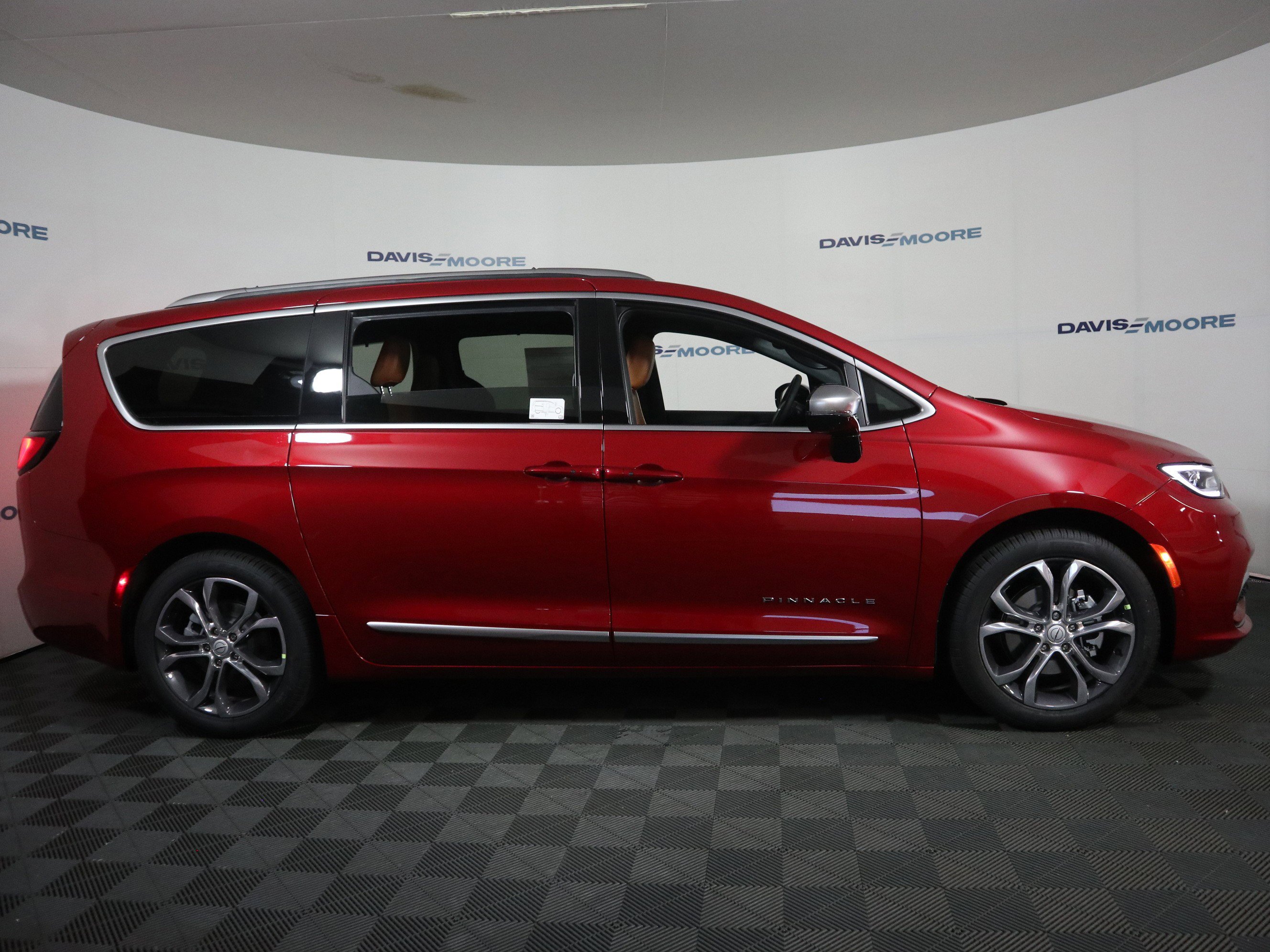 New 2026 Chrysler Pacifica Pinnacle image 4