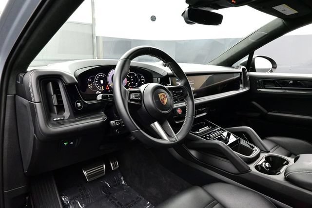 Certified 2024 Porsche Cayenne Turbo GT AWD/4WD image 4