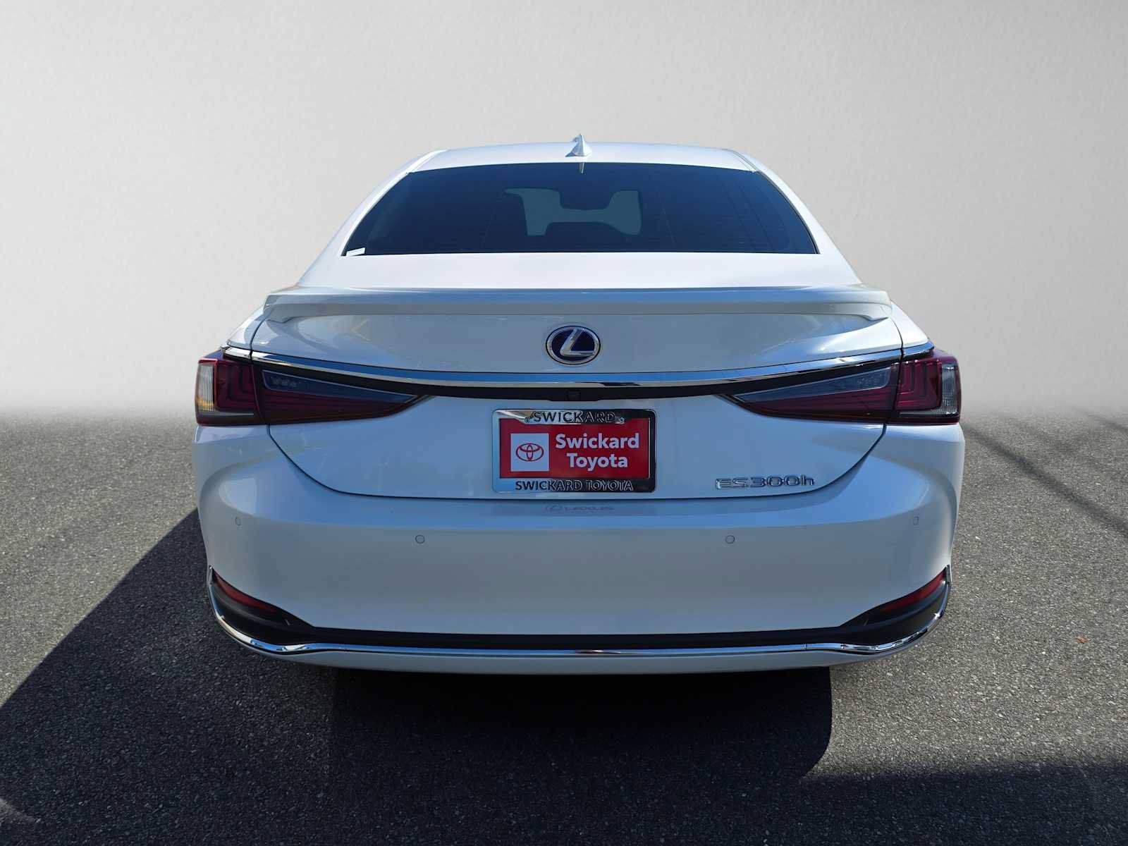 Used 2021 Lexus ES 300h w/ Accessory Package 2 FWD image 6
