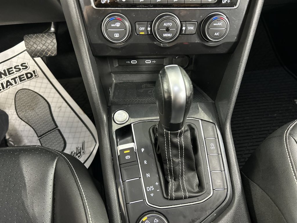 Used 2021 Volkswagen Tiguan SE w/ Panoramic Sunroof Package AWD/4WD image 17