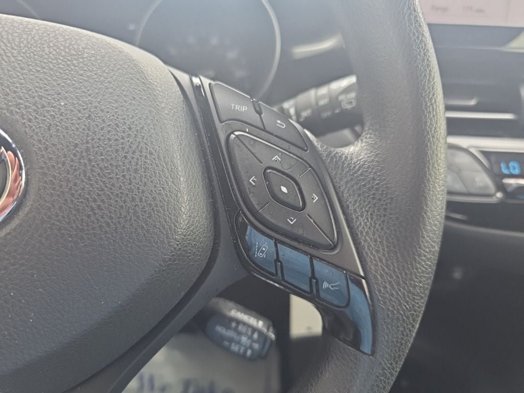 Used 2019 Toyota C-HR LE FWD image 20