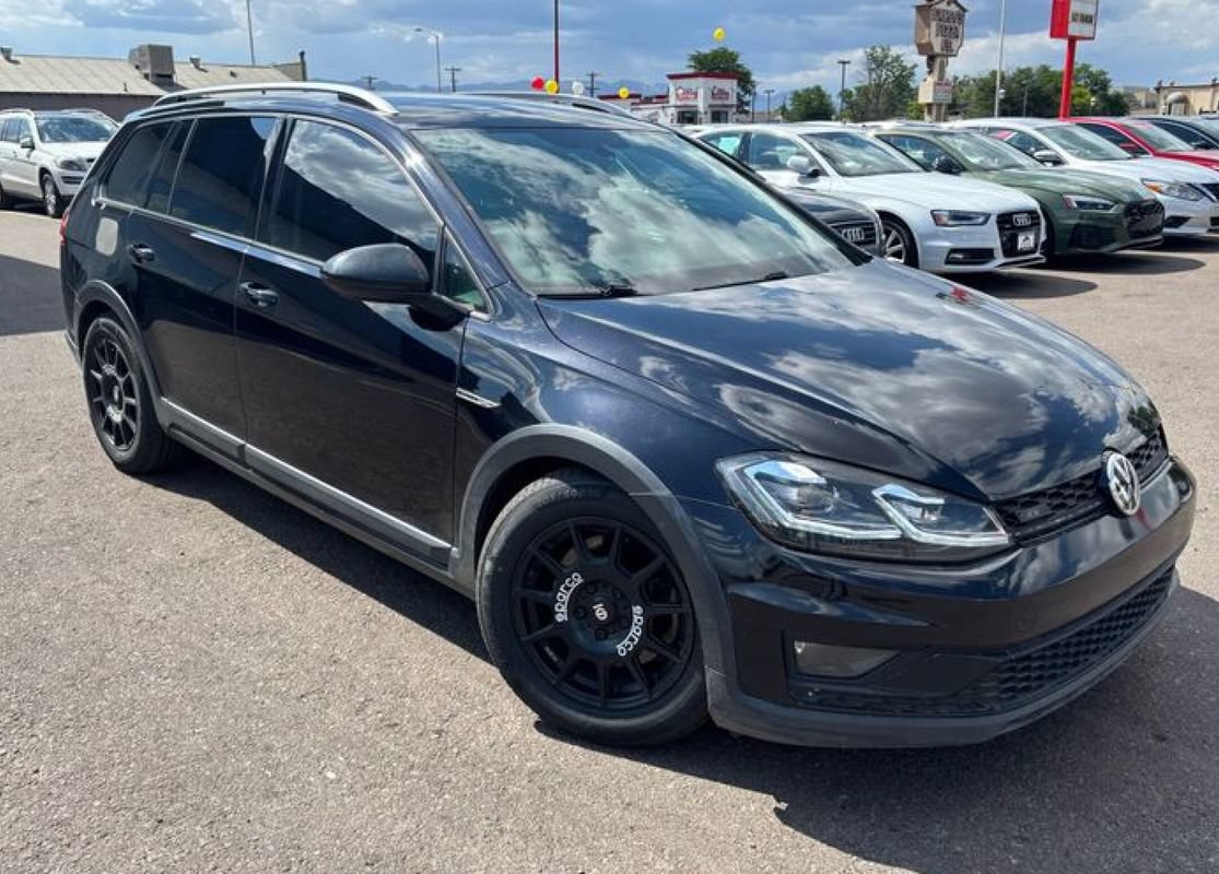 Used 2019 Volkswagen Golf Alltrack S AWD/4WD image 1