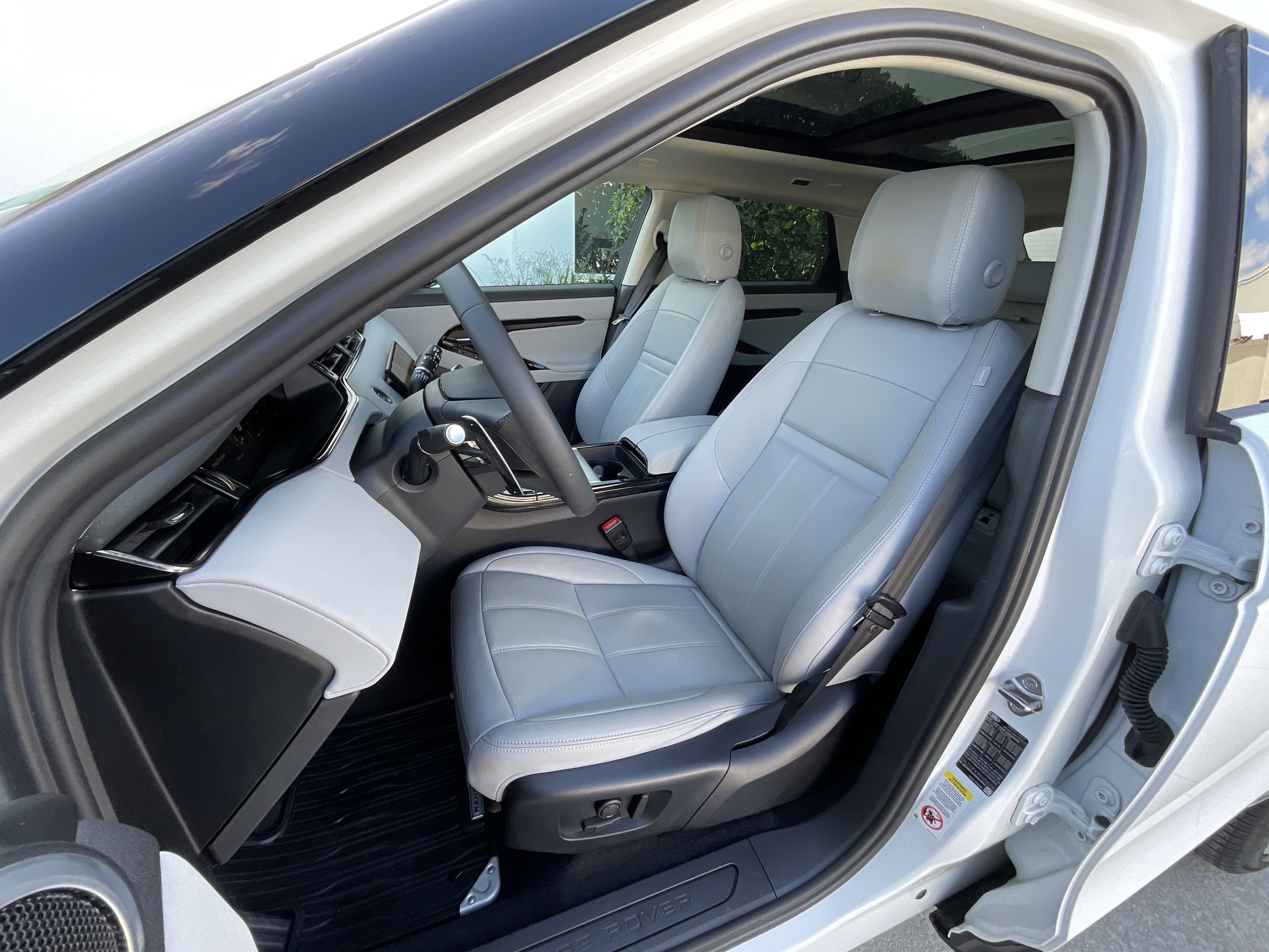 Used 2024 Land Rover Range Rover Evoque S image 13