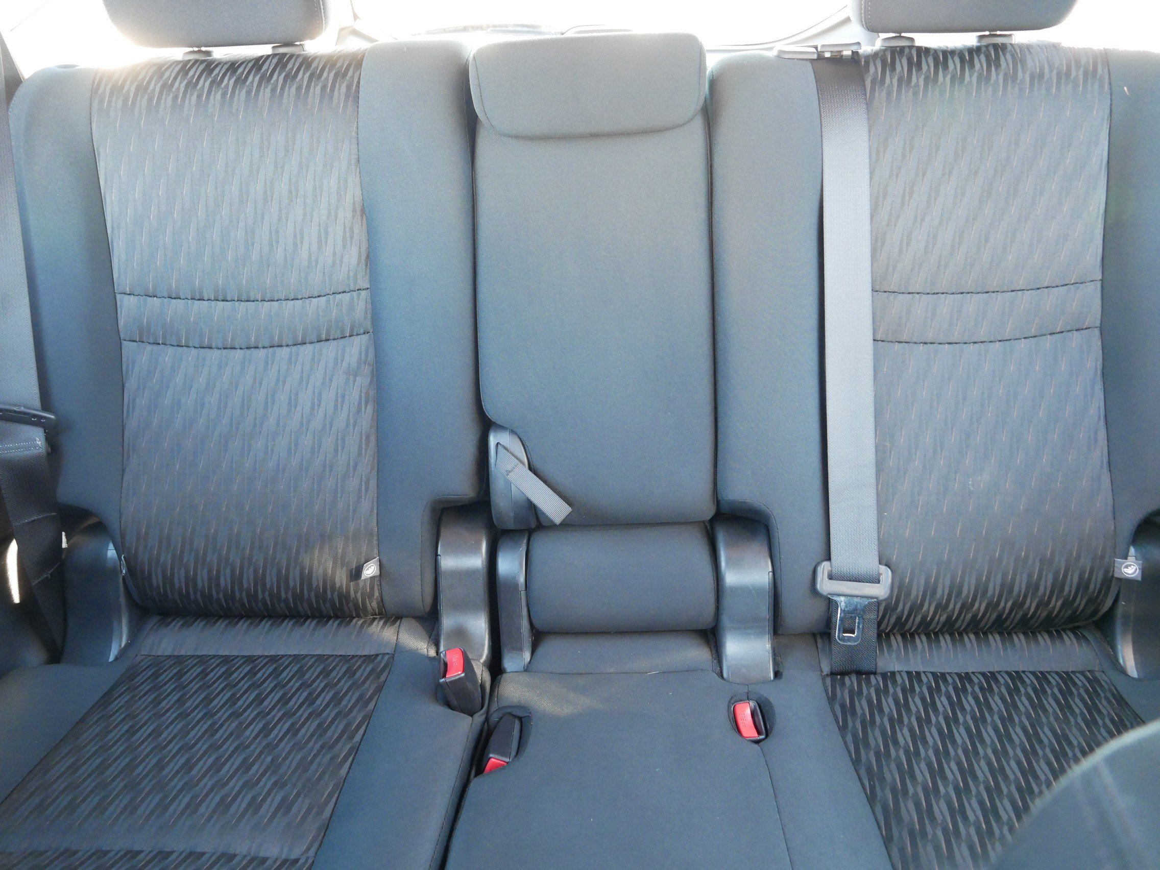 Used 2018 Nissan Rogue S image 13