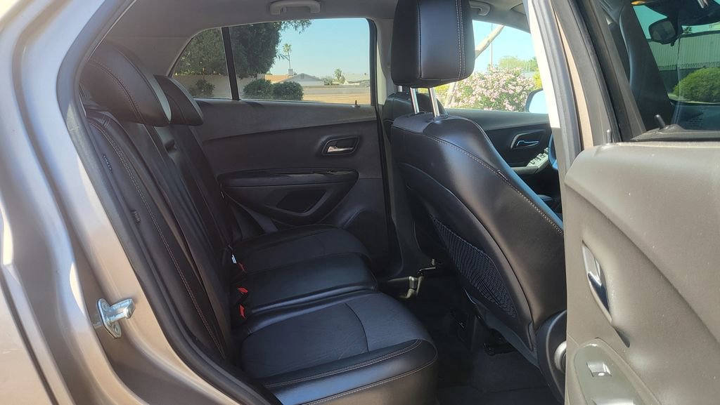 Used 2018 Chevrolet Trax LT w/ Driver Confidence Package image 19