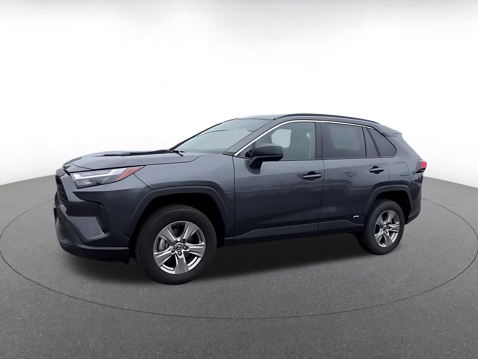 Used 2025 Toyota RAV4 LE AWD/4WD image 8