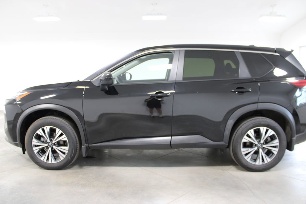 Used 2023 Nissan Rogue SV AWD/4WD image 6
