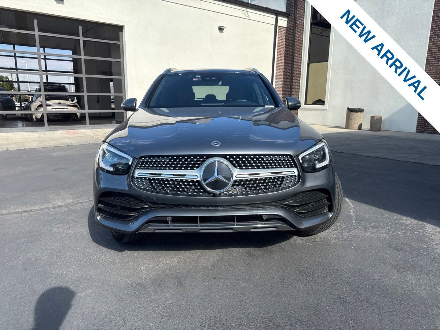 Used 2021 Mercedes-Benz GLC 300 4MATIC image 2