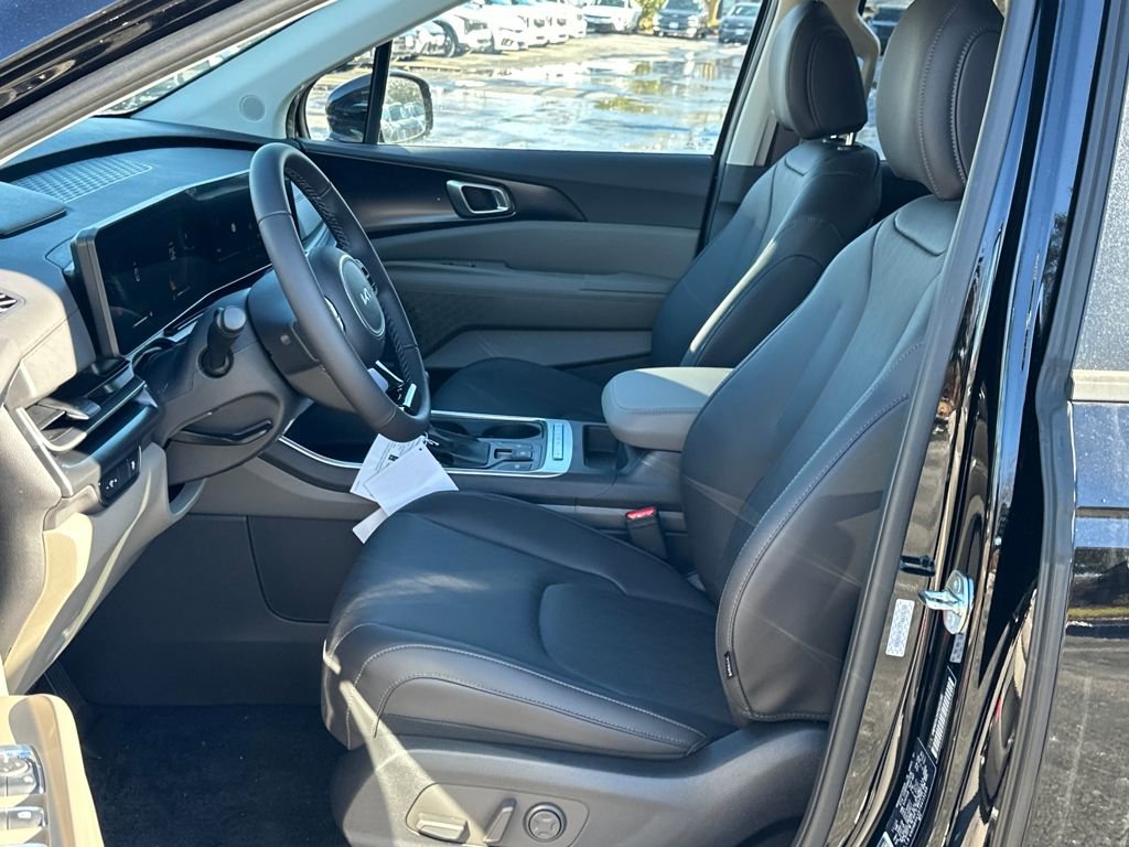 New 2026 Kia Carnival FWD image 9