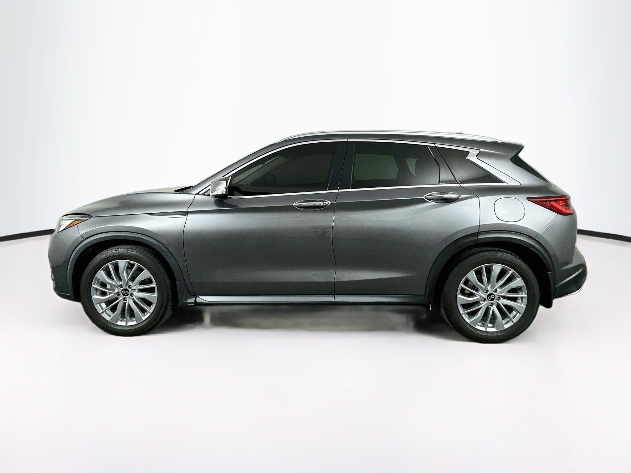 Used 2023 INFINITI QX50 Luxe FWD image 4