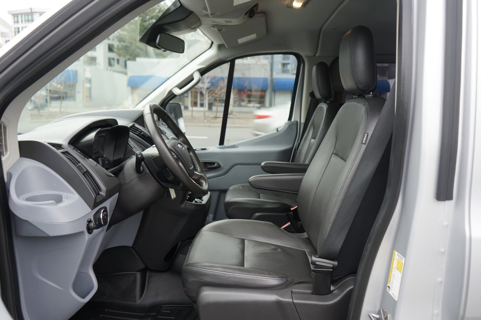 Used 2019 Ford Transit 350 XLT image 15