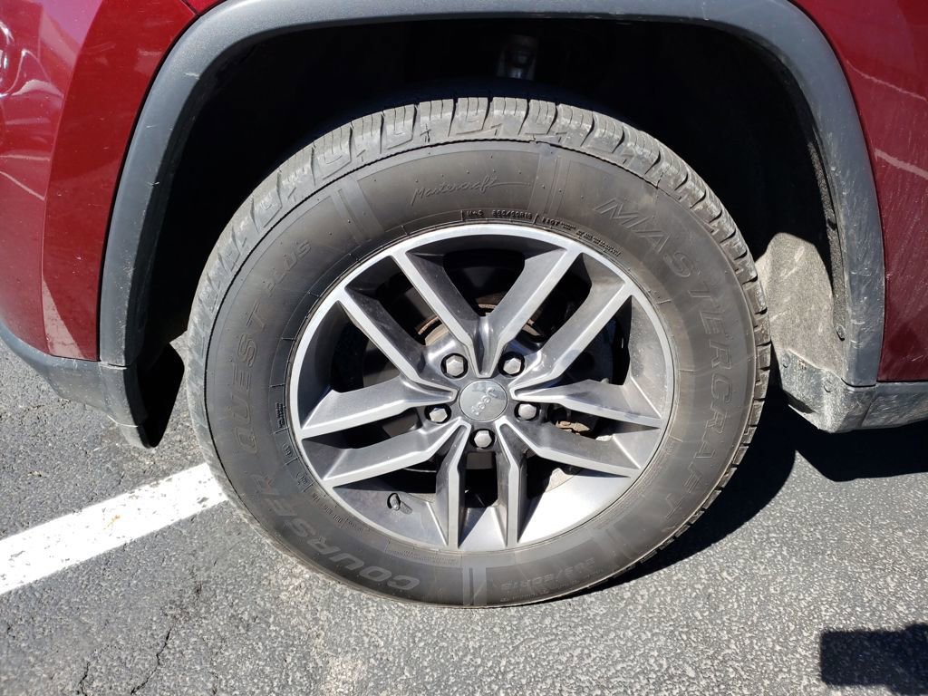 Used 2017 Jeep Grand Cherokee Limited w/ Trailer Tow Group IV image 29